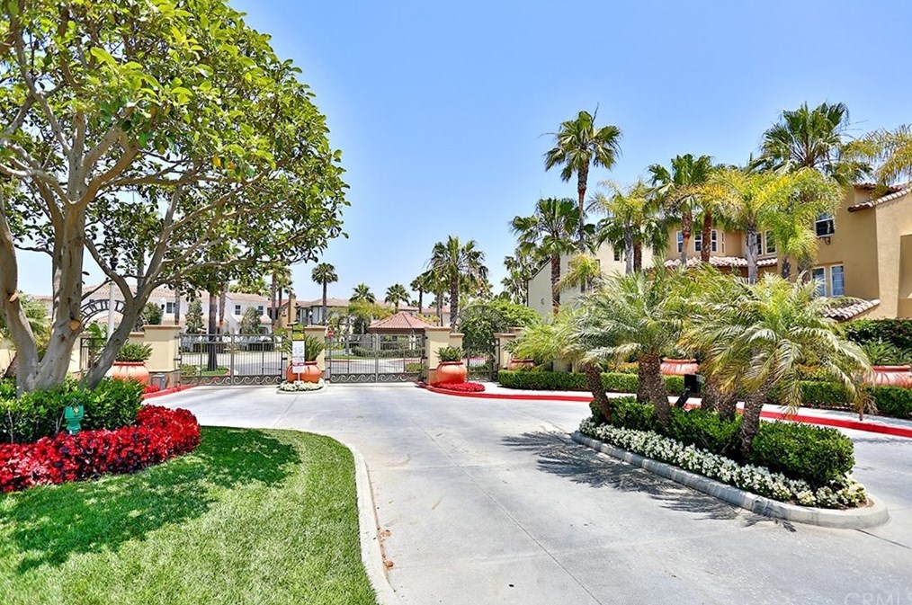 21358 Cieza Cir, Huntington Beach CA  92648-5396 exterior