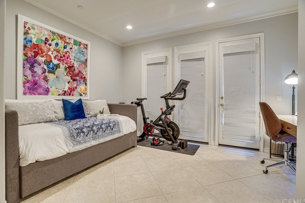 21358 Cieza Cir, Huntington Beach CA  92648-5396 exterior