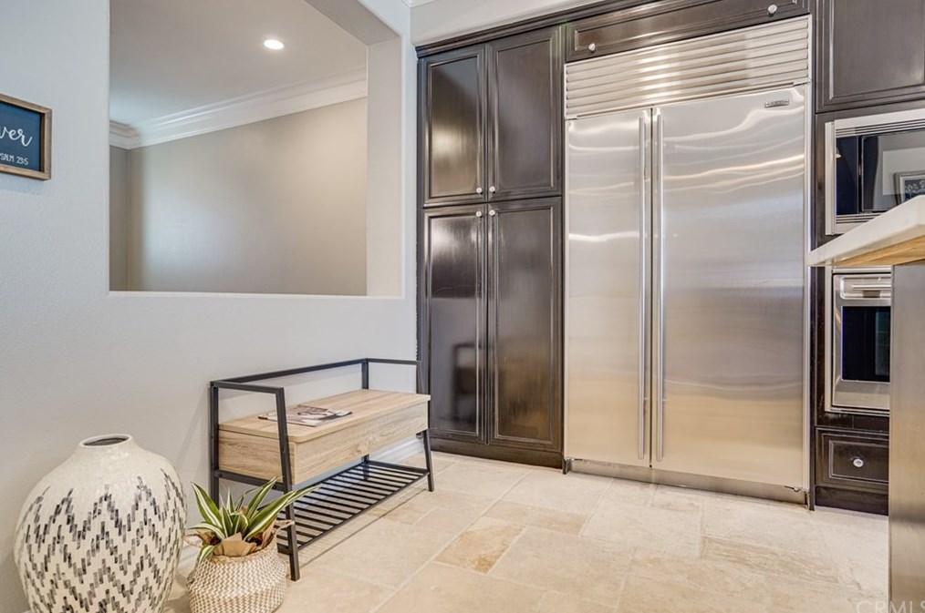 21358 Cieza Cir, Huntington Beach CA  92648-5396 exterior