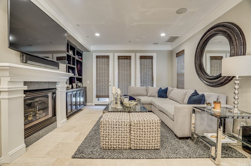 21358 Cieza Cir, Huntington Beach CA  92648-5396 exterior