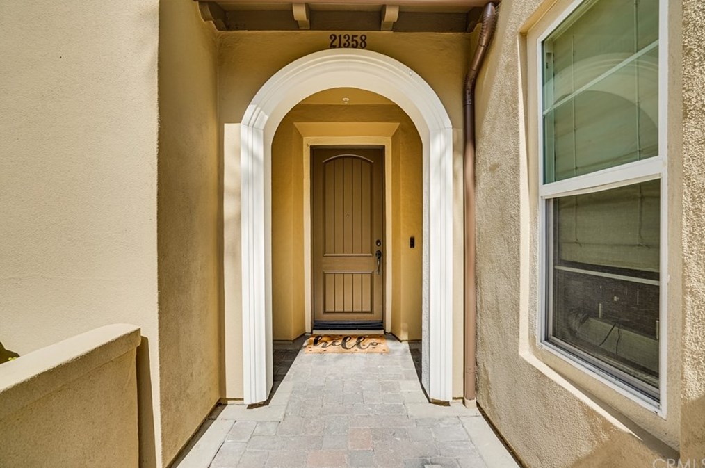 21358 Cieza Cir, Huntington Beach CA  92648-5396 exterior