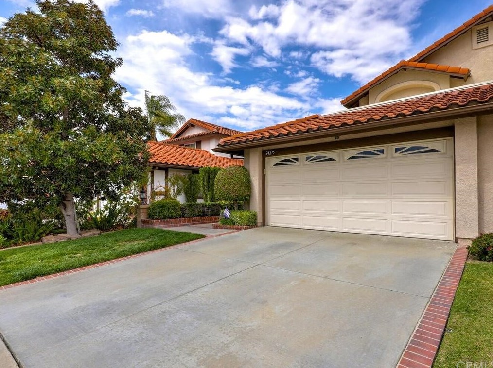 24215 Juanita Dr, Laguna Beach, CA 92677-4065