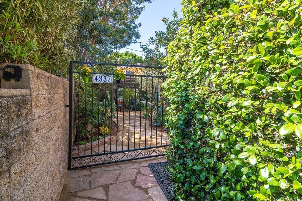4337 Duquesne Ave, Los Angeles, CA 90232-2953