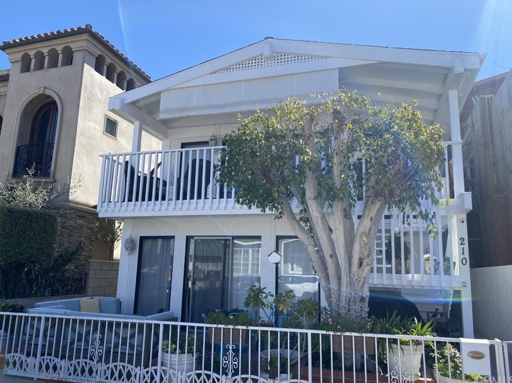210 Emerald Ave, Newport Beach, CA 92662