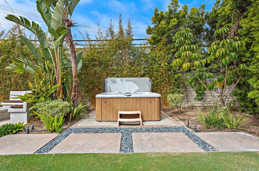 21021 Shepherd Ln, Huntington Beach, CA 92646