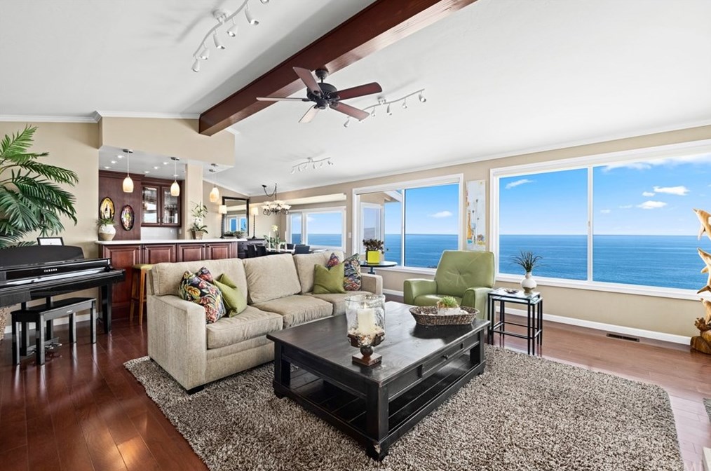 335 Alta Vista Way, Laguna Beach, CA 92651-4034