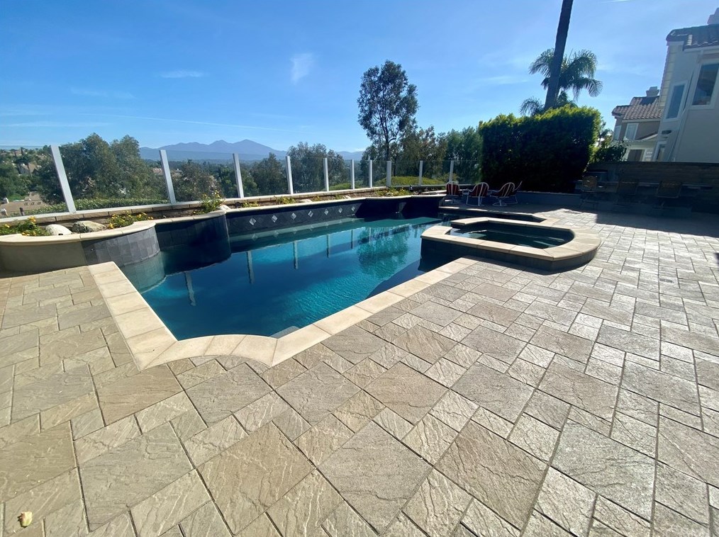 25871 Cedarbluff Ter, Laguna Beach, CA 92653-7545