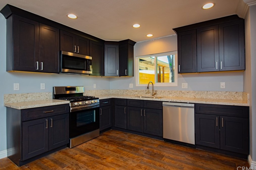 1561 Brentwood Dr, Corona, CA 92882-4769