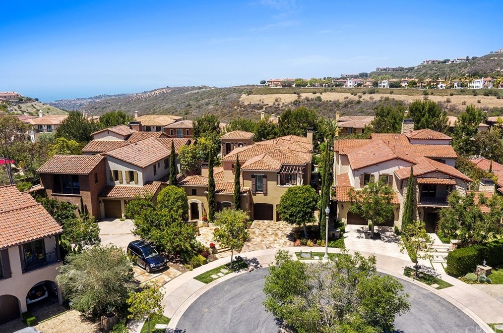 2 Sunrise, Newport Beach, CA 92657