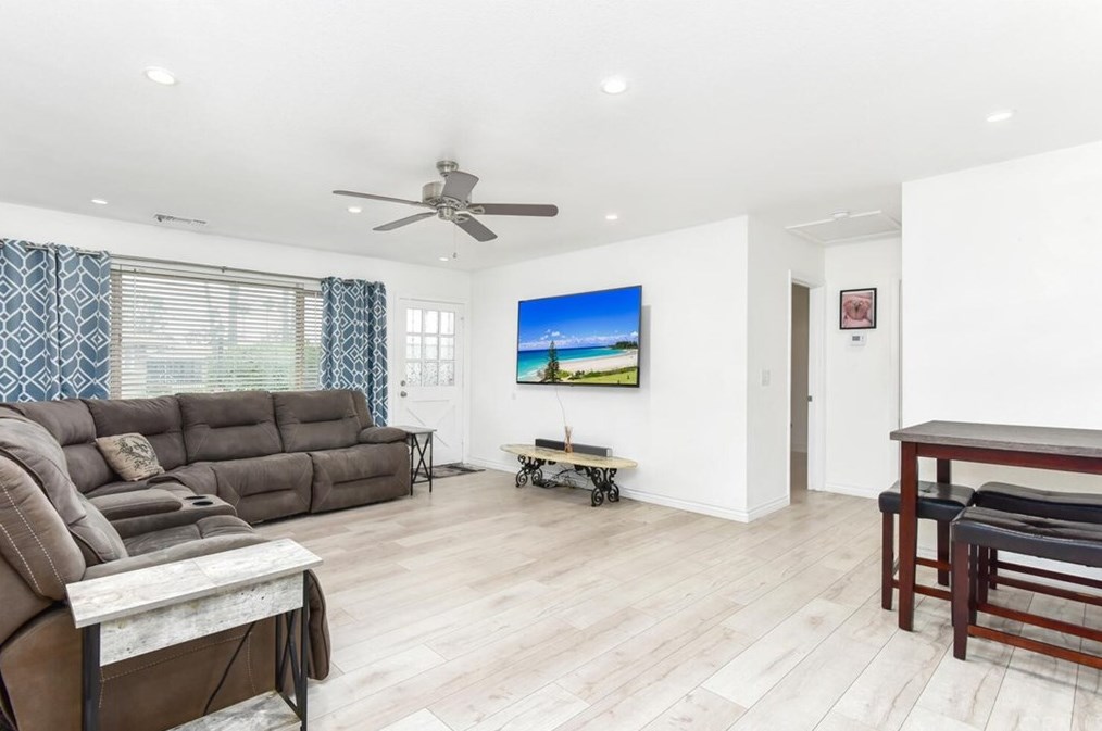 8090 Worthy Dr, Westminster, CA 92683-7161
