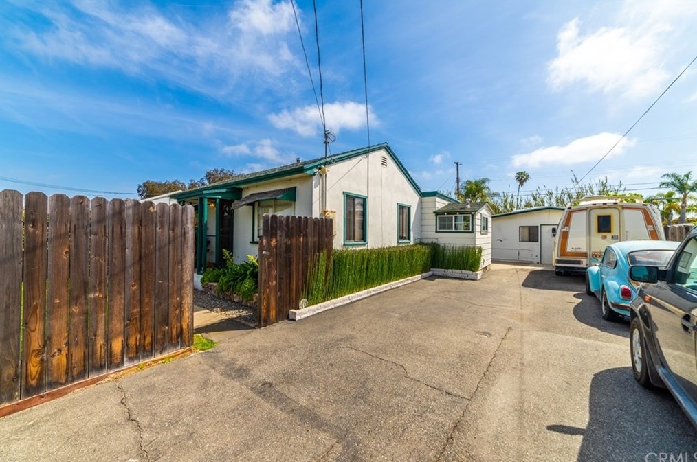 2018 Pomona Ave, Costa Mesa, CA 92627