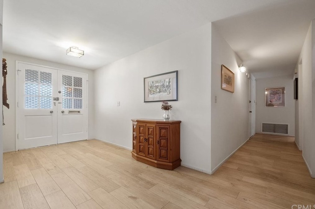 6342 Flint Dr, Huntington Beach, CA 92647-3351