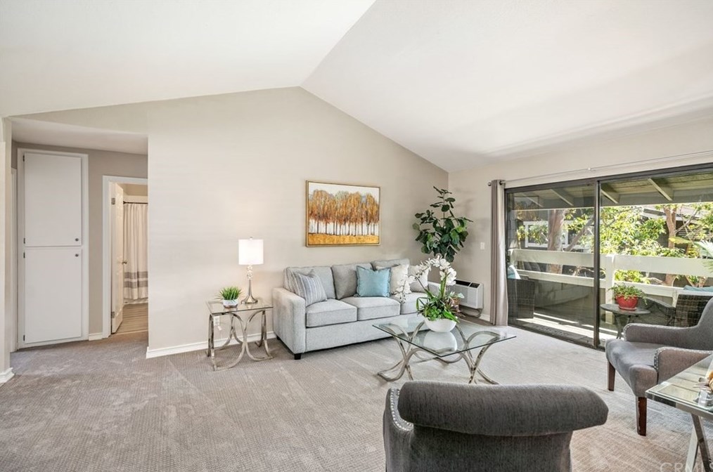 84 Streamwood, Irvine, CA 92620