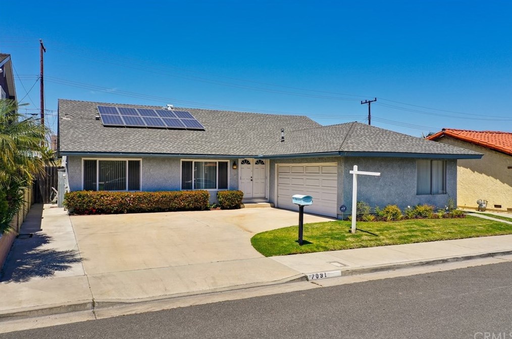 7091 Nimrod Dr, Huntington Beach, CA 92647