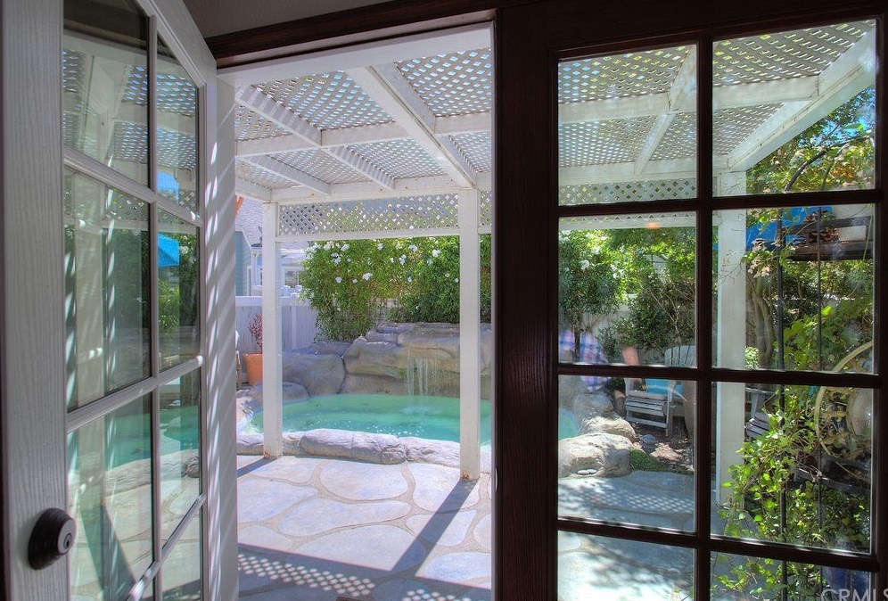 76 Primrose, Laguna Beach CA  92656-3031 exterior