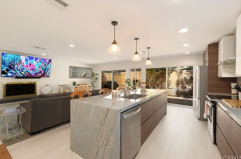 2500 University Dr, Newport Beach, CA 92660