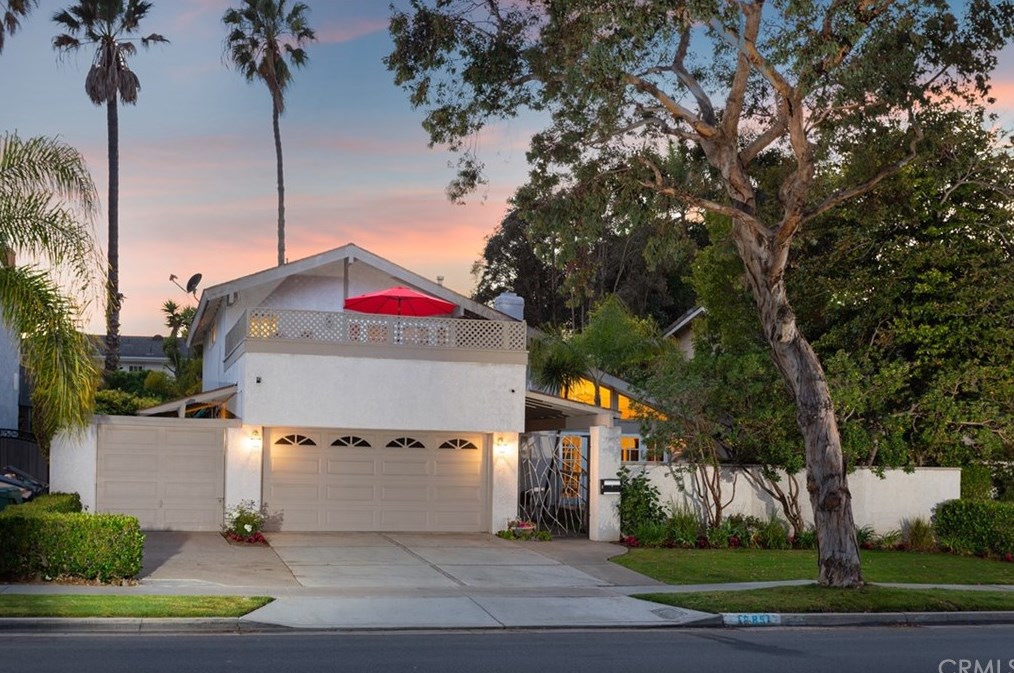 16851 Saybrook Ln, Huntington Beach, CA 92649-3111