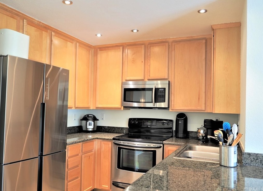 2350 Del Mar Way #305, Corona, CA 92882