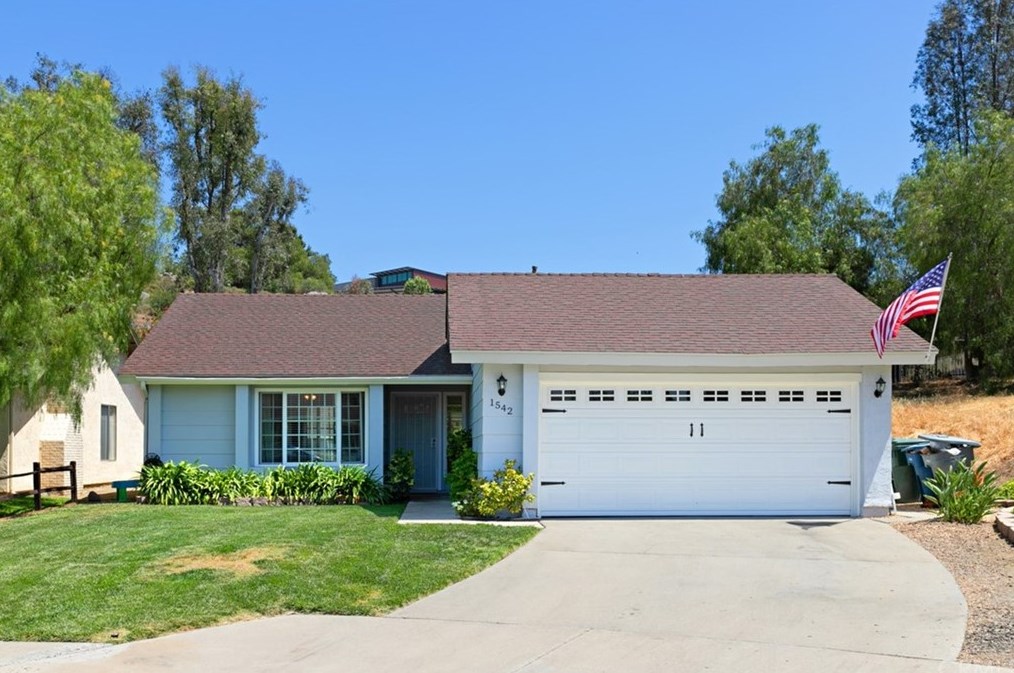 1542 Autumn Woods Pl, Escondido, CA 92029-4116