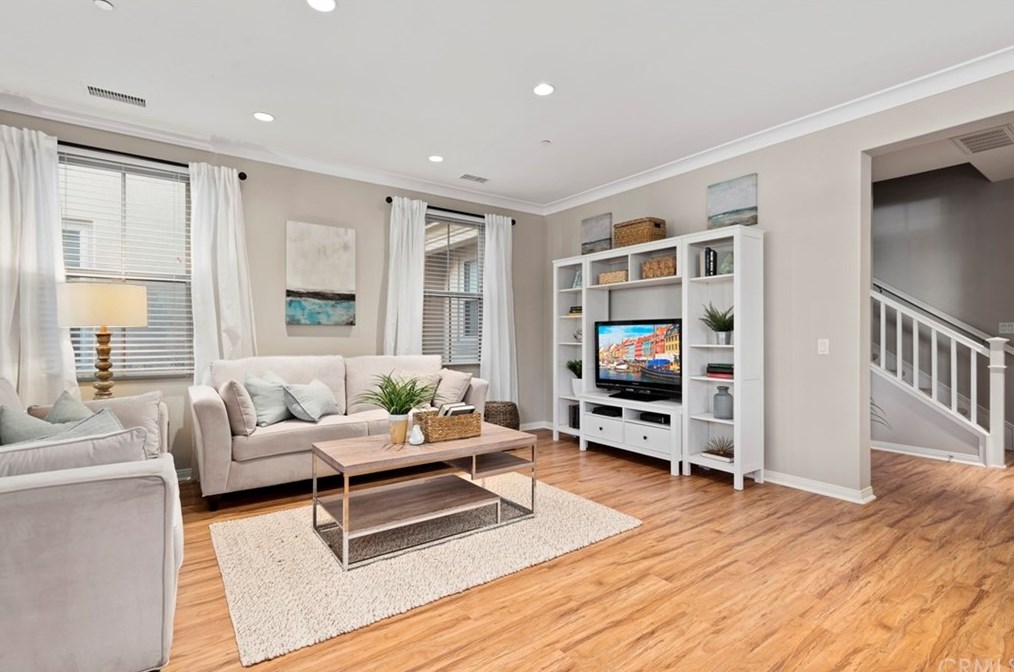 106 Coralwood, Irvine, CA 92618