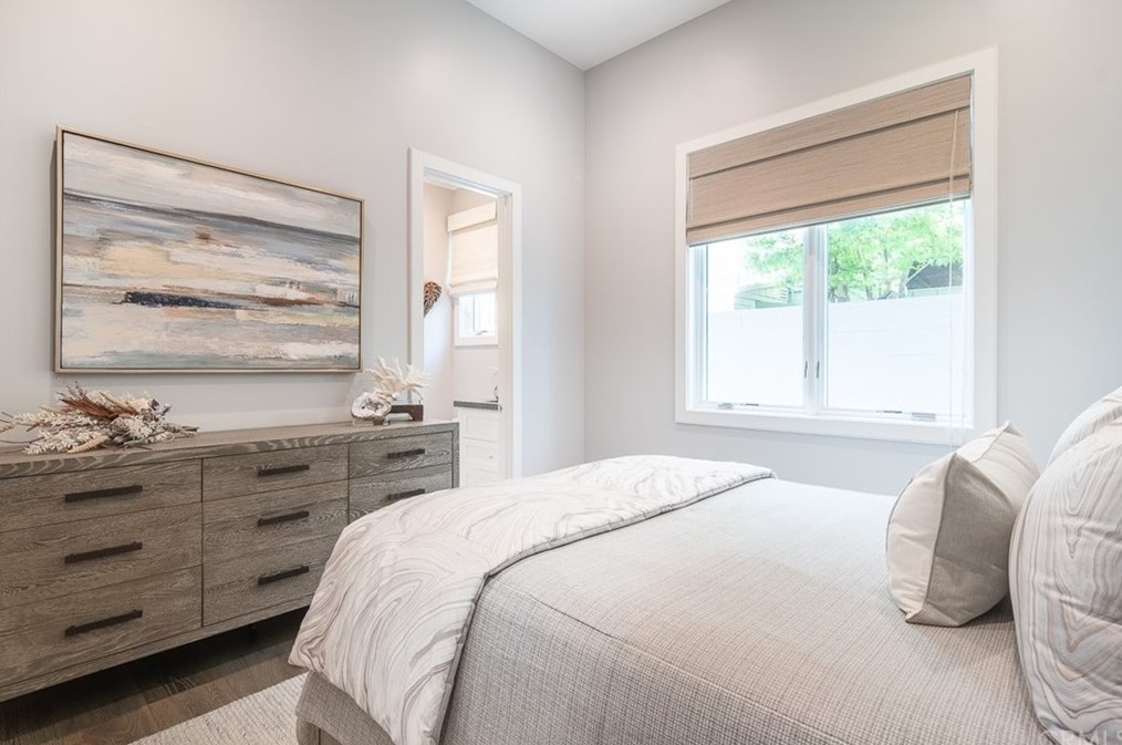 1737 Park St, Huntington Beach CA  92648-2732 exterior