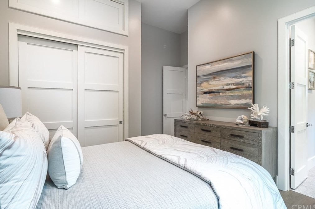 1737 Park St, Huntington Beach CA  92648-2732 exterior