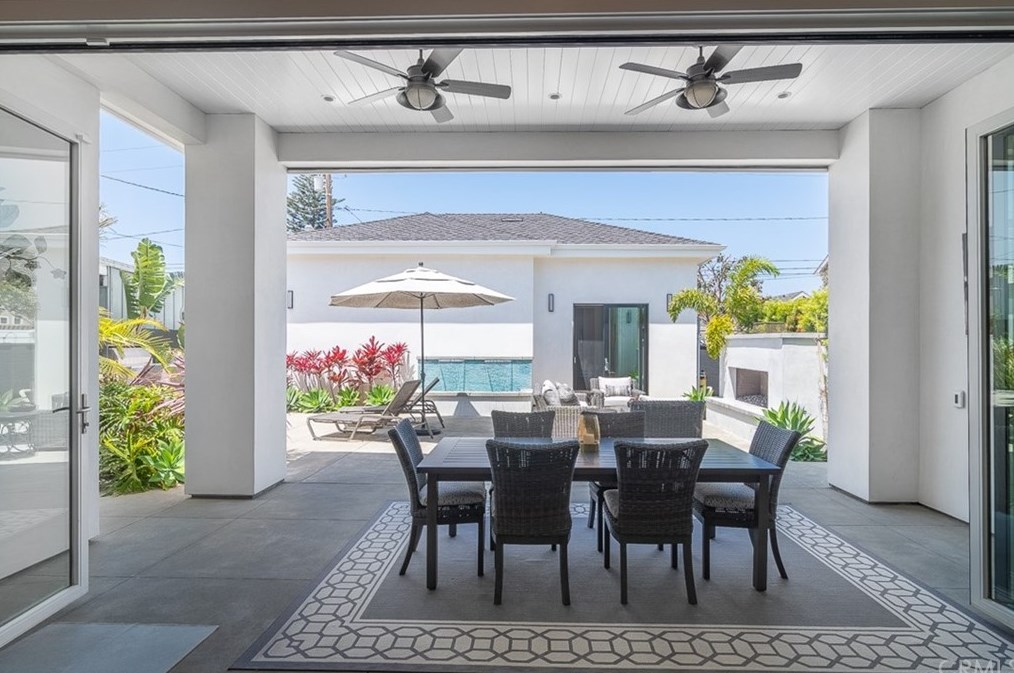 1737 Park St, Huntington Beach CA  92648-2732 exterior