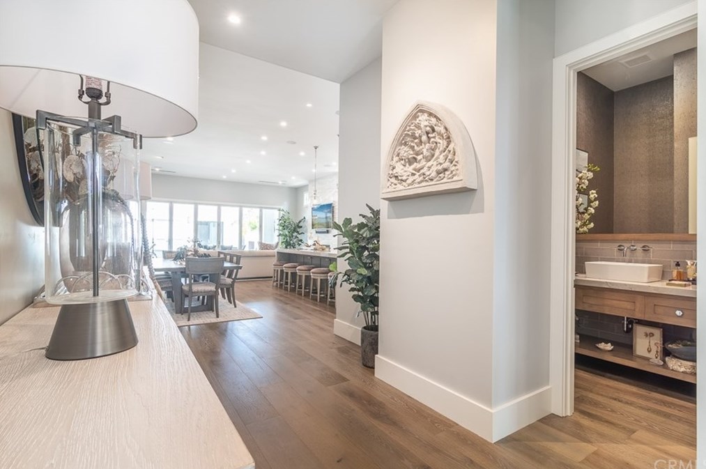 1737 Park St, Huntington Beach CA  92648-2732 exterior