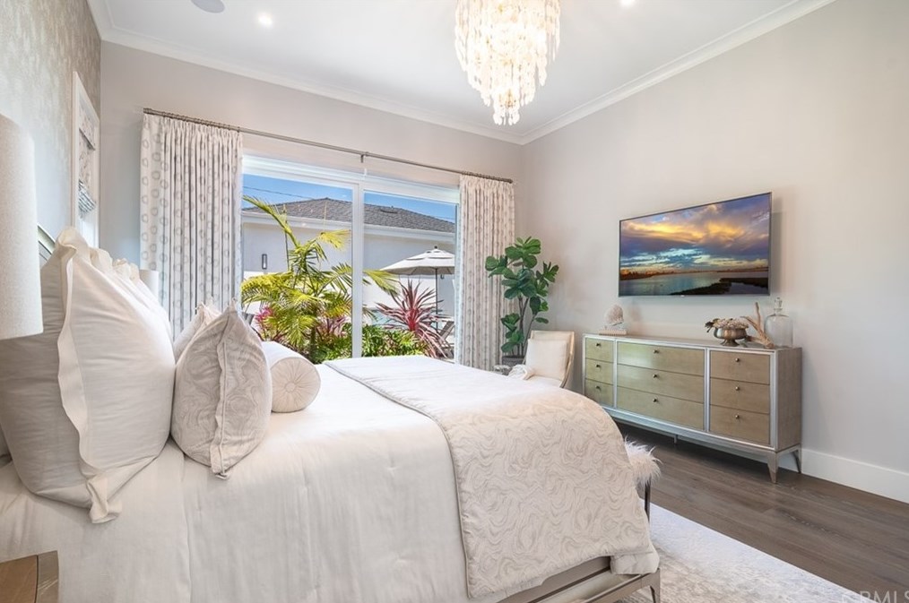 1737 Park St, Huntington Beach CA  92648-2732 exterior