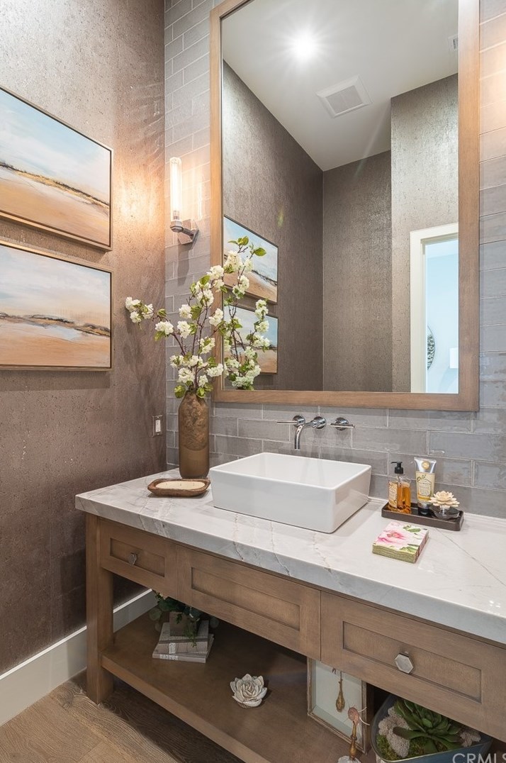 1737 Park St, Huntington Beach CA  92648-2732 exterior