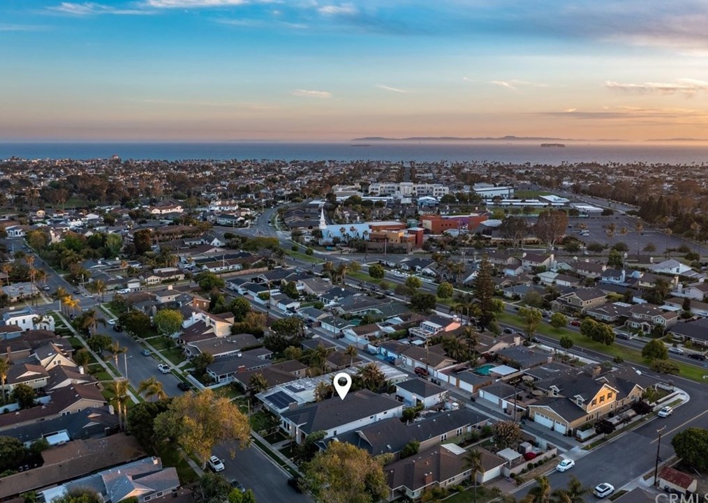 1737 Park St, Huntington Beach CA  92648-2732 exterior