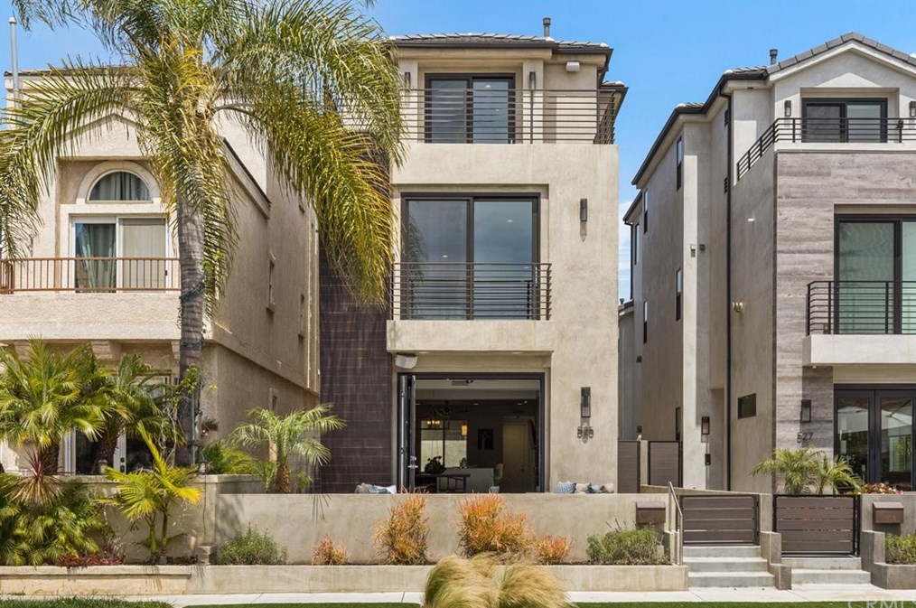 525 8th St, Huntington Beach, CA 92648-4631