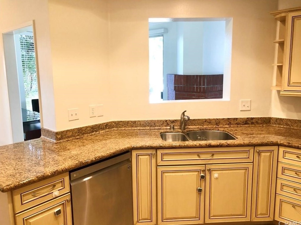 4647 E 4th St #15, Long Beach, CA