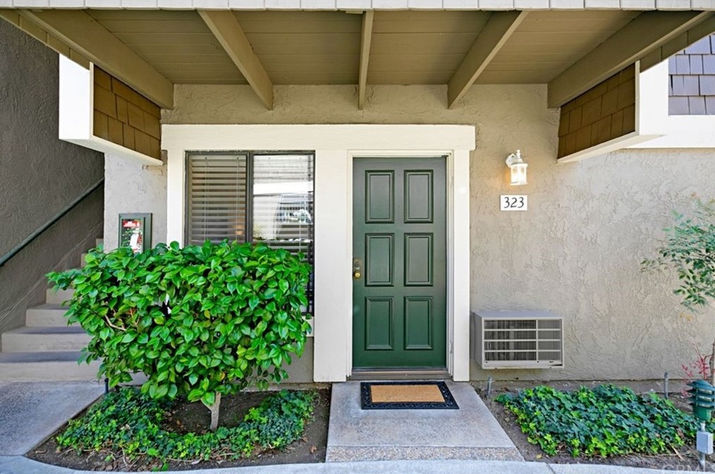 323 Streamwood, Irvine, CA 92620