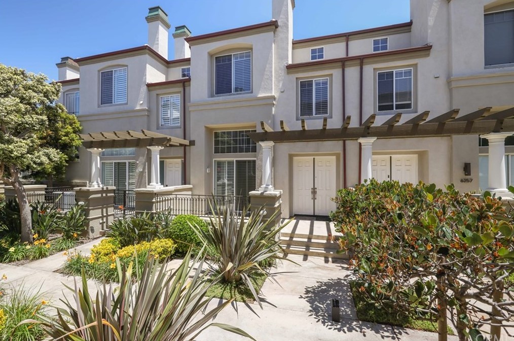 6251 Surfboard Cir, Huntington Beach, CA 92648-5593