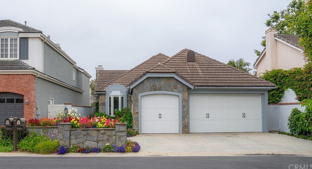 6162 Oakbrook Cir, Huntington Beach, CA 92648-5551