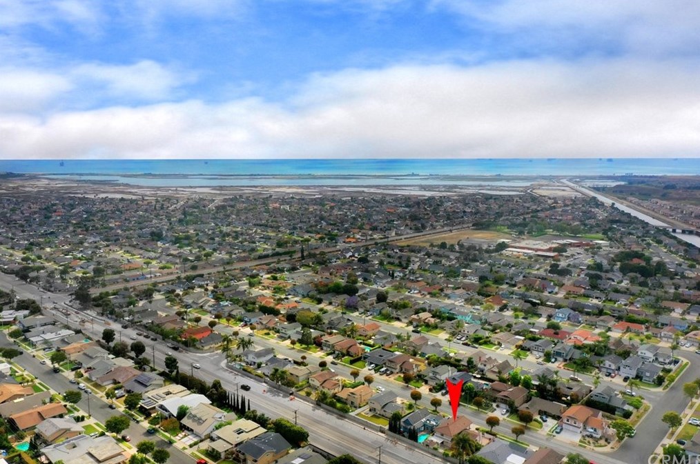 17272 Wild Rose Ln, Huntington Beach, CA 92649-4652