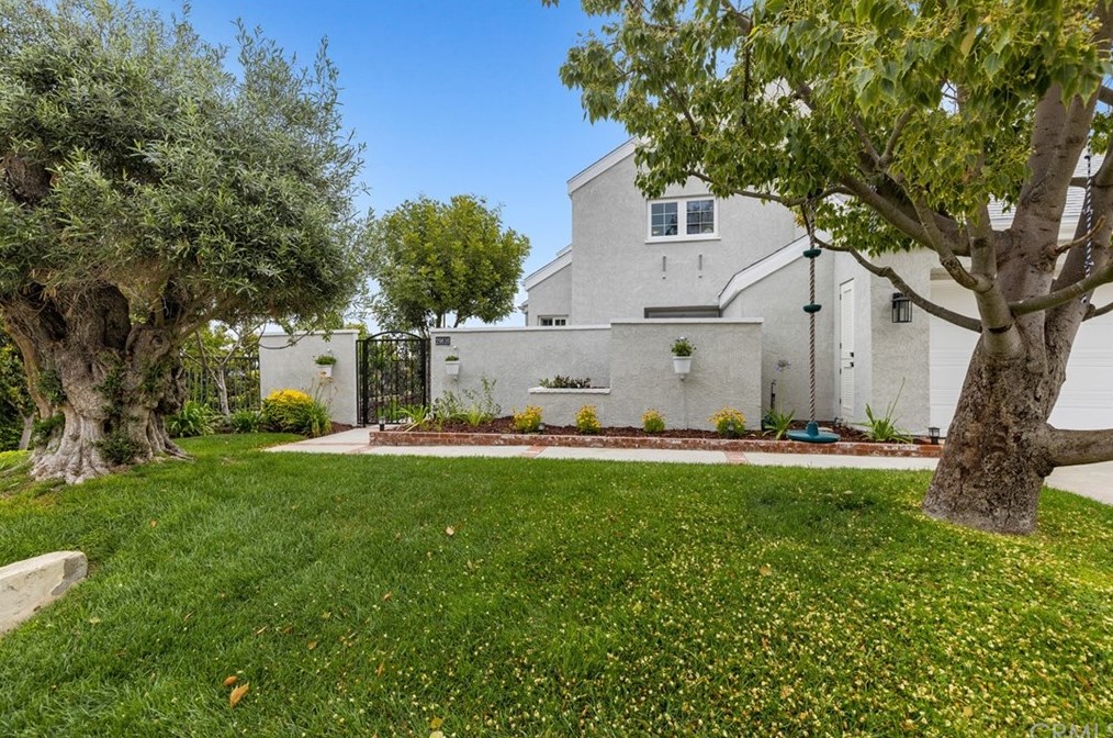 29816 White Otter Ln, Laguna Beach, CA 92677-2074