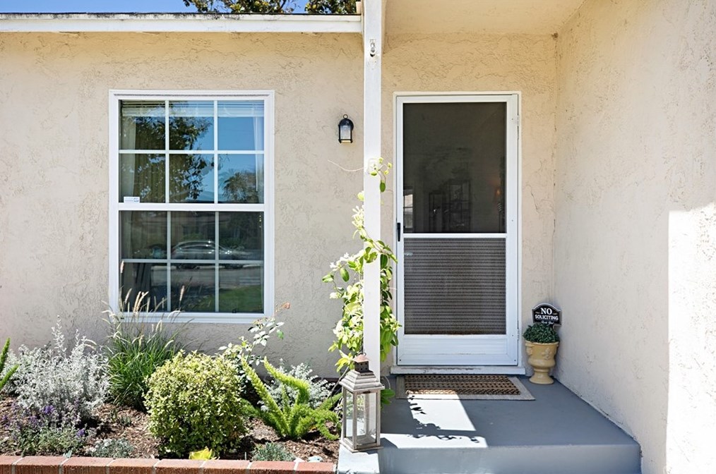 329 Flower St, Costa Mesa, CA 92627-2309