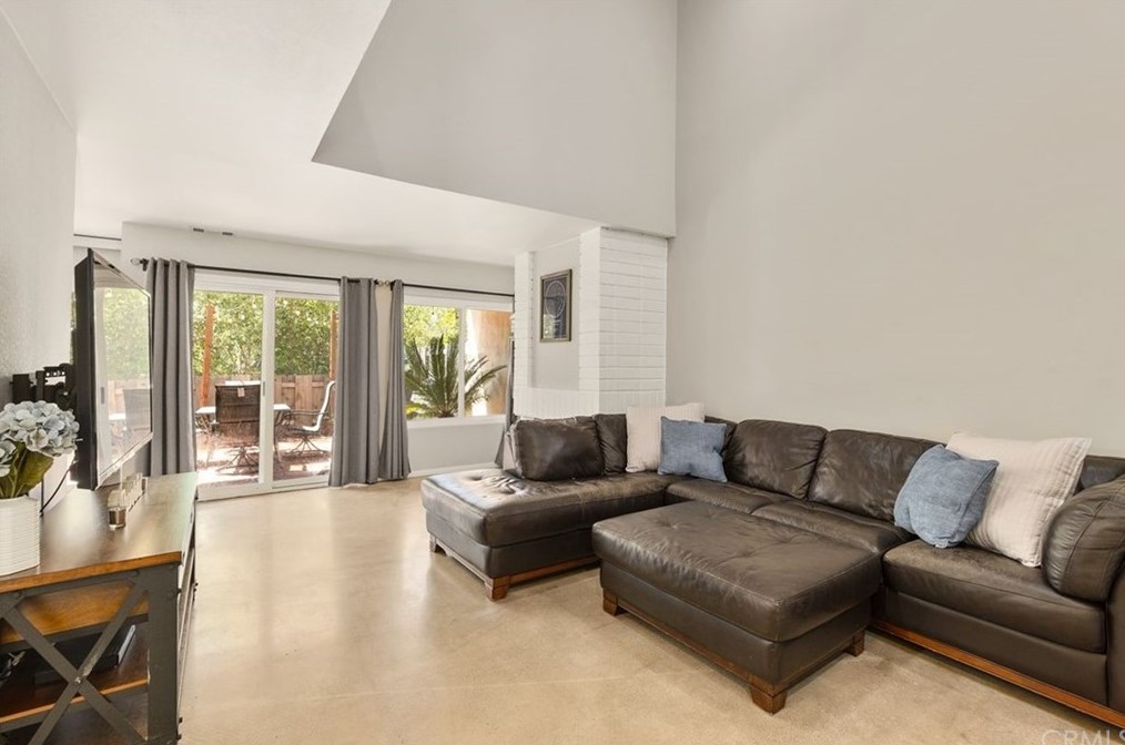 812 W Glenwood Terrace, Fullerton, CA 92832