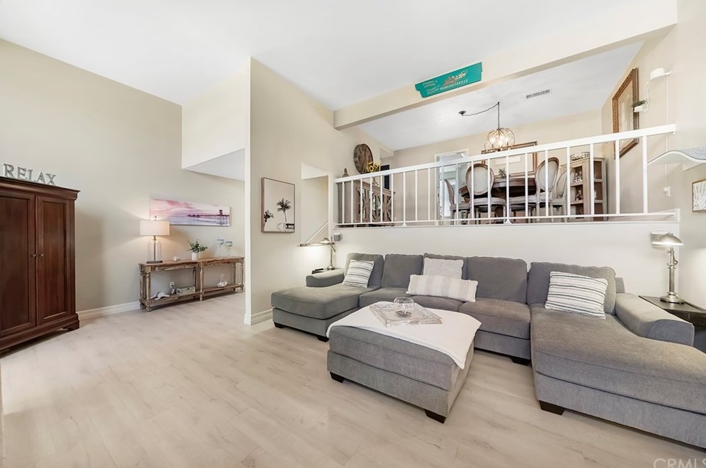 18761 Club Ln, Huntington Beach, CA 92648-1820
