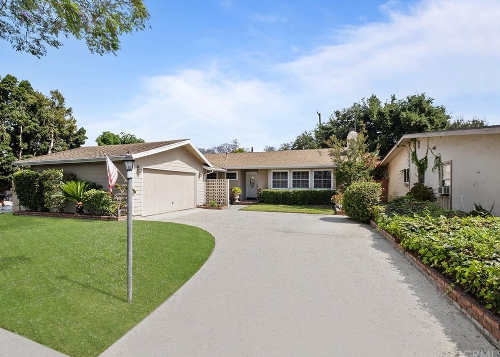 1537 E Wellington Ave, Santa Ana, CA 92701