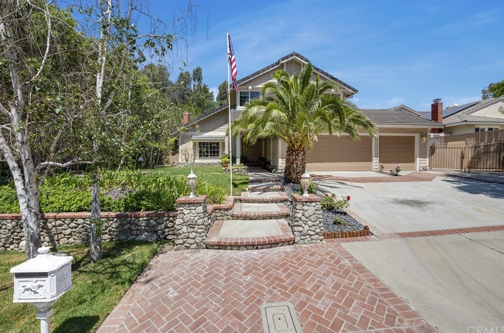 3845 Singingwood Dr, Yorba Linda, CA 92886-6909