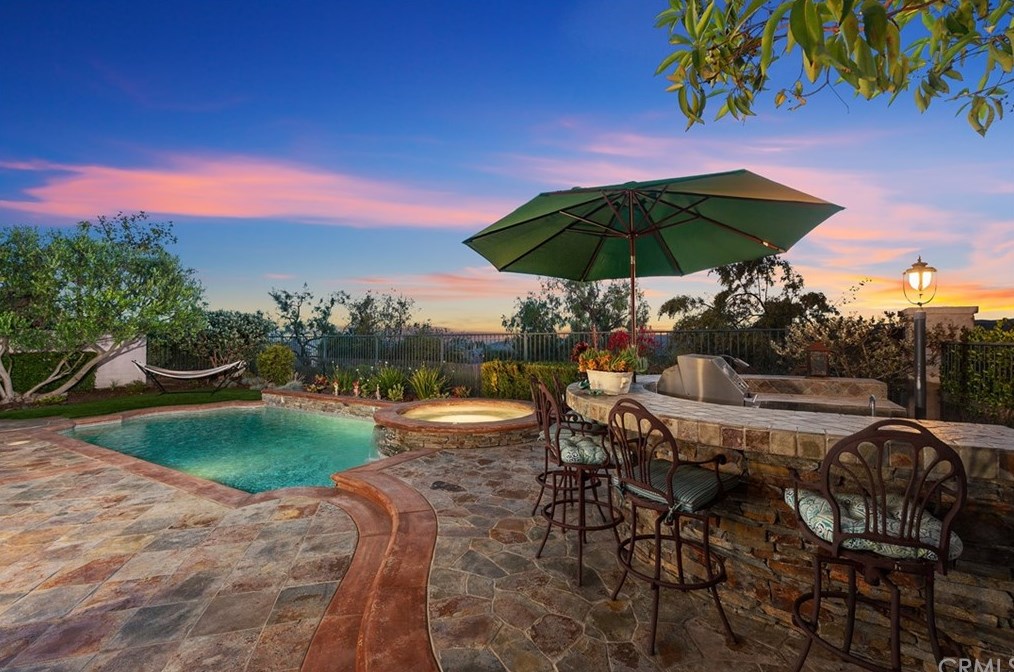 7 Taylynn Ct, Trabuco Canyon, CA 92679