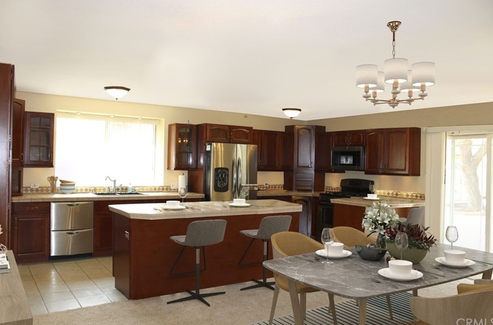 15059 Wells Fargo St, Hesperia, CA 92345-4177