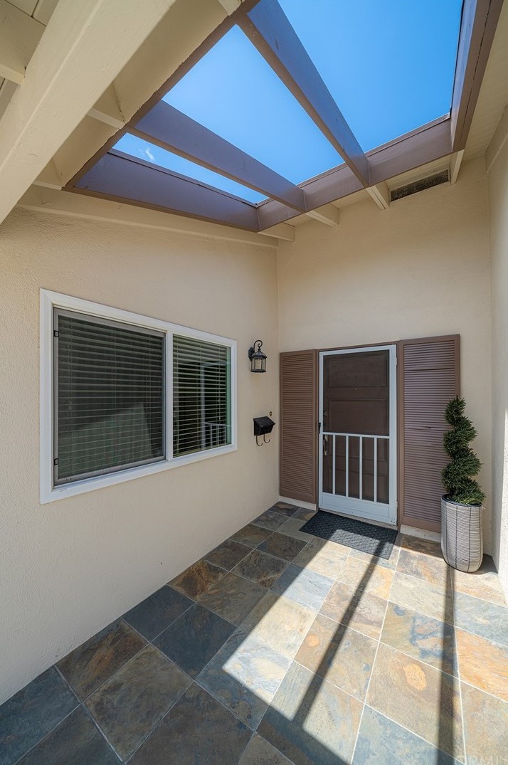 21385 Green Cove Cir, Huntington Beach, CA 92646-7512