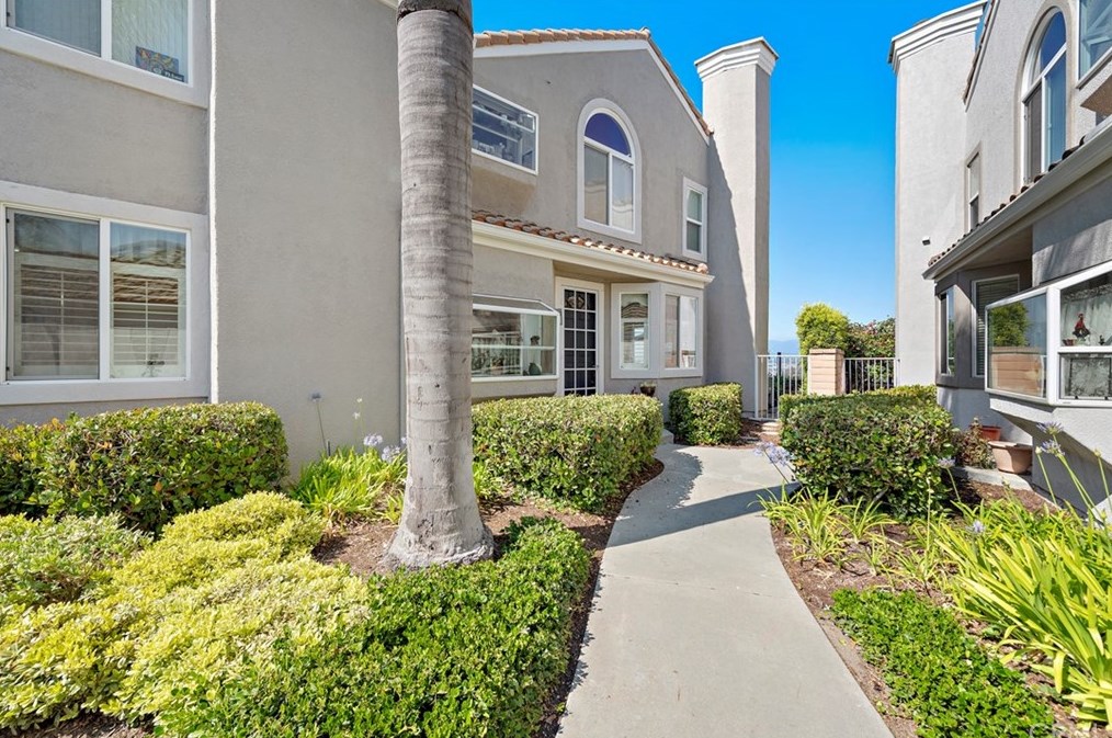 29286 Elba Dr, Laguna Beach, CA 92677-7924