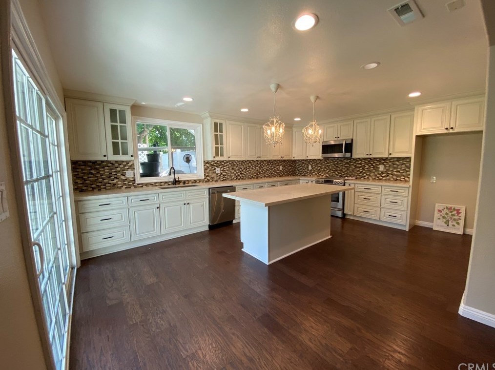 3375 Fuchsia St, Costa Mesa, CA 92626