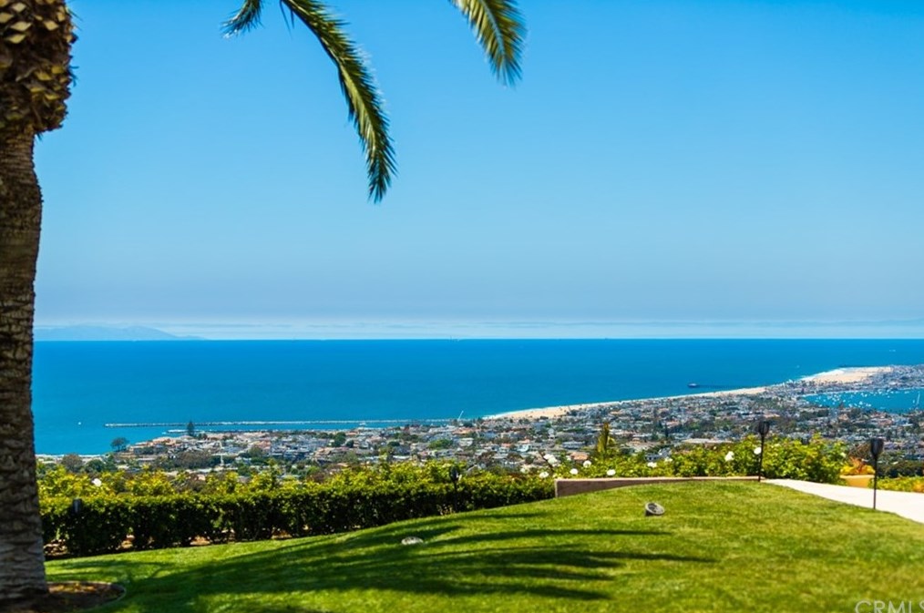 1 Pelican Crest Dr, Newport Beach, CA 92657-1804