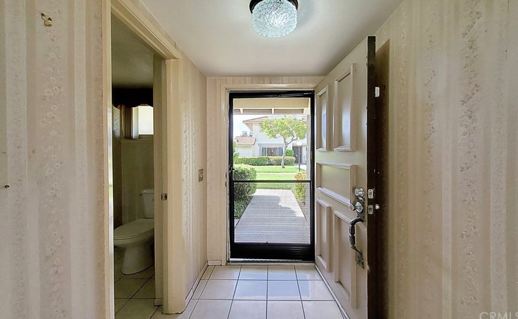 10052 Decima Dr, Westminster, CA 92683-7002